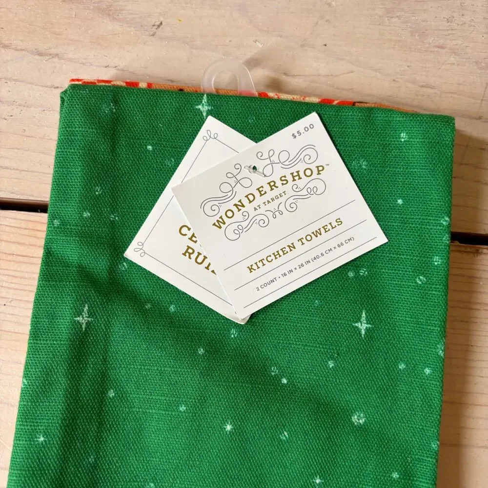 Wondershop NWT Set of 2 Christmas Kitchen Towels by Cecilia Ruiz & Lisk Feng